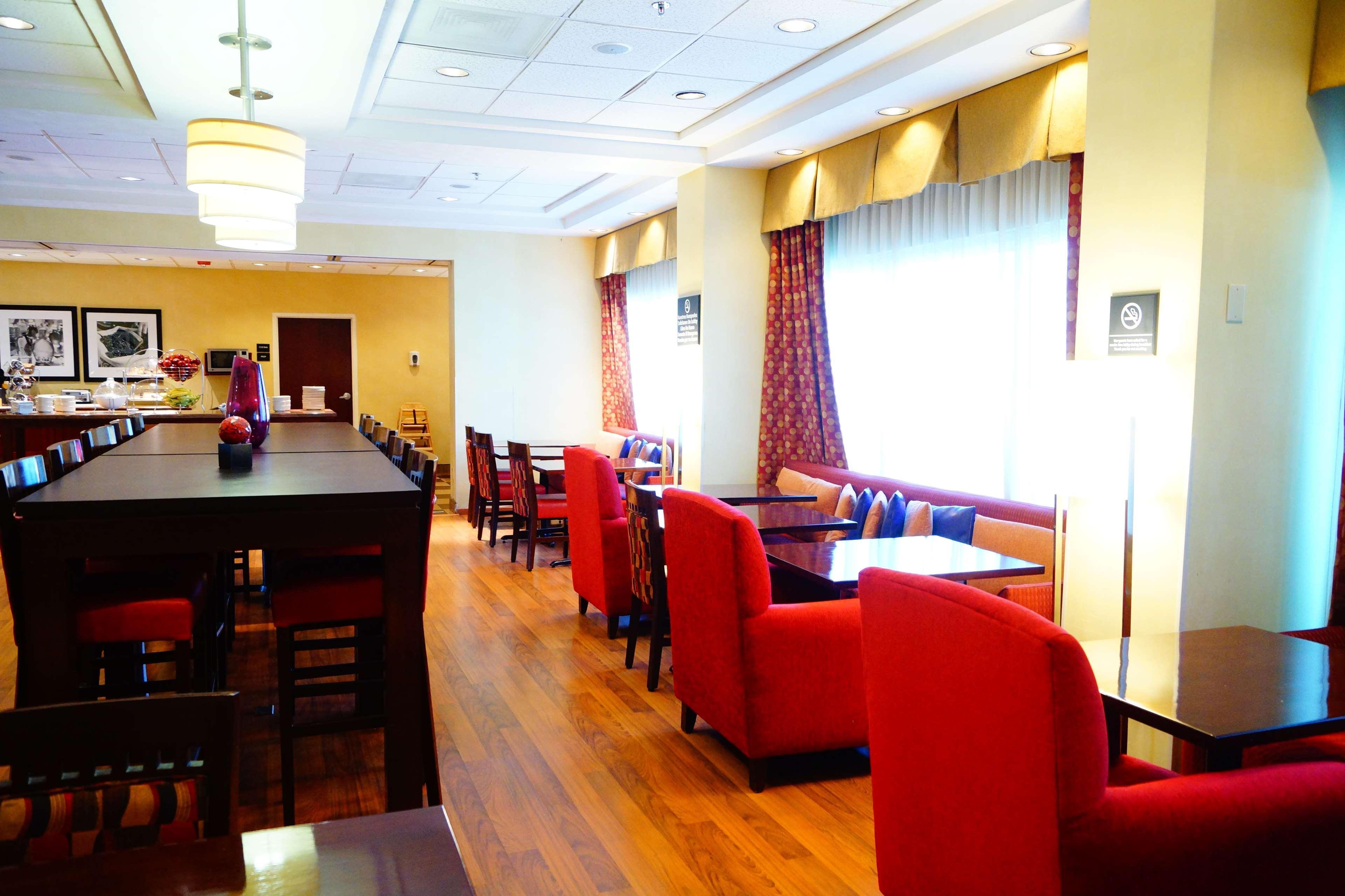 Hampton Inn By Hilton Guadalajara-Aeropuerto Las Pintas Ngoại thất bức ảnh