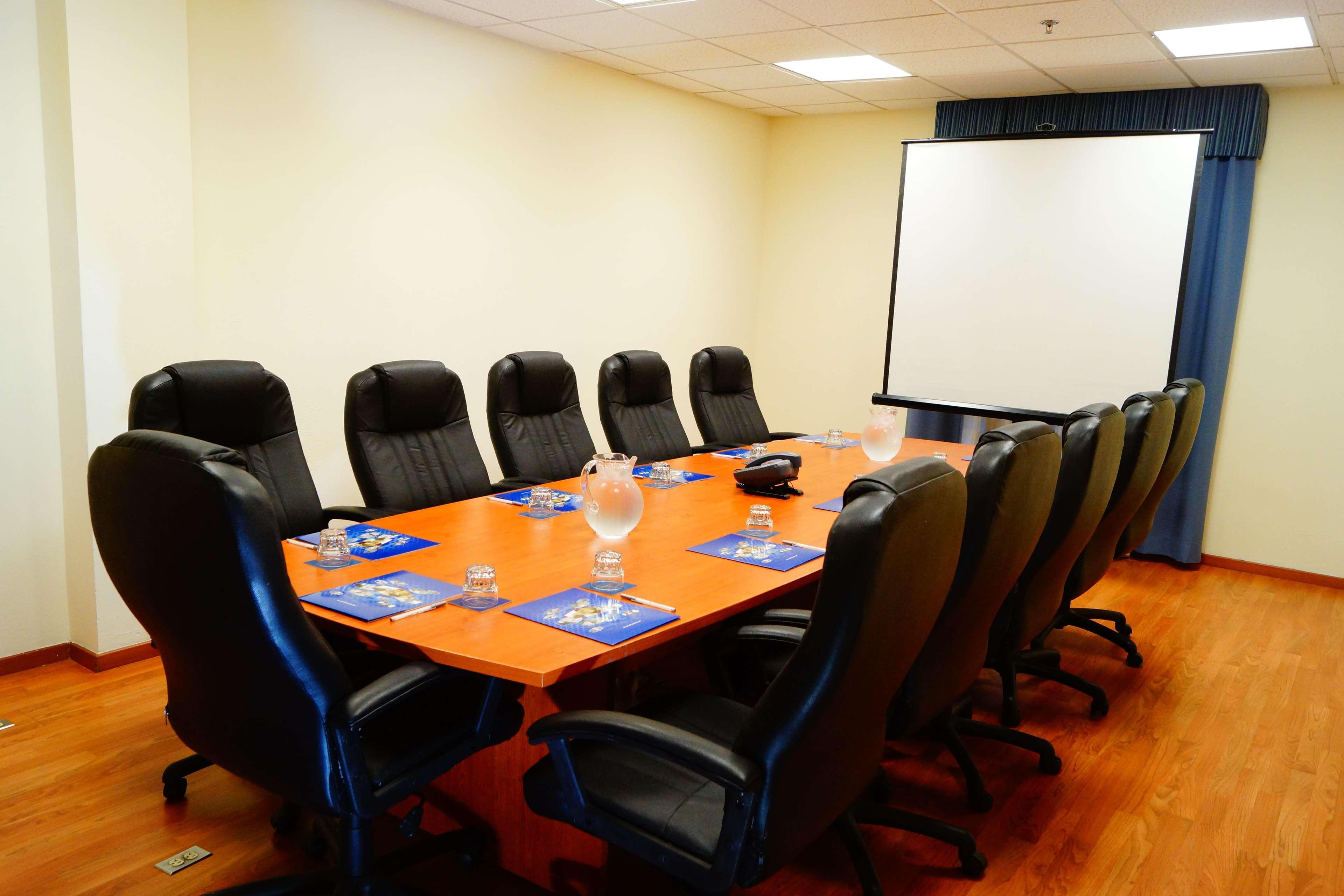 Hampton Inn By Hilton Guadalajara-Aeropuerto Las Pintas Ngoại thất bức ảnh