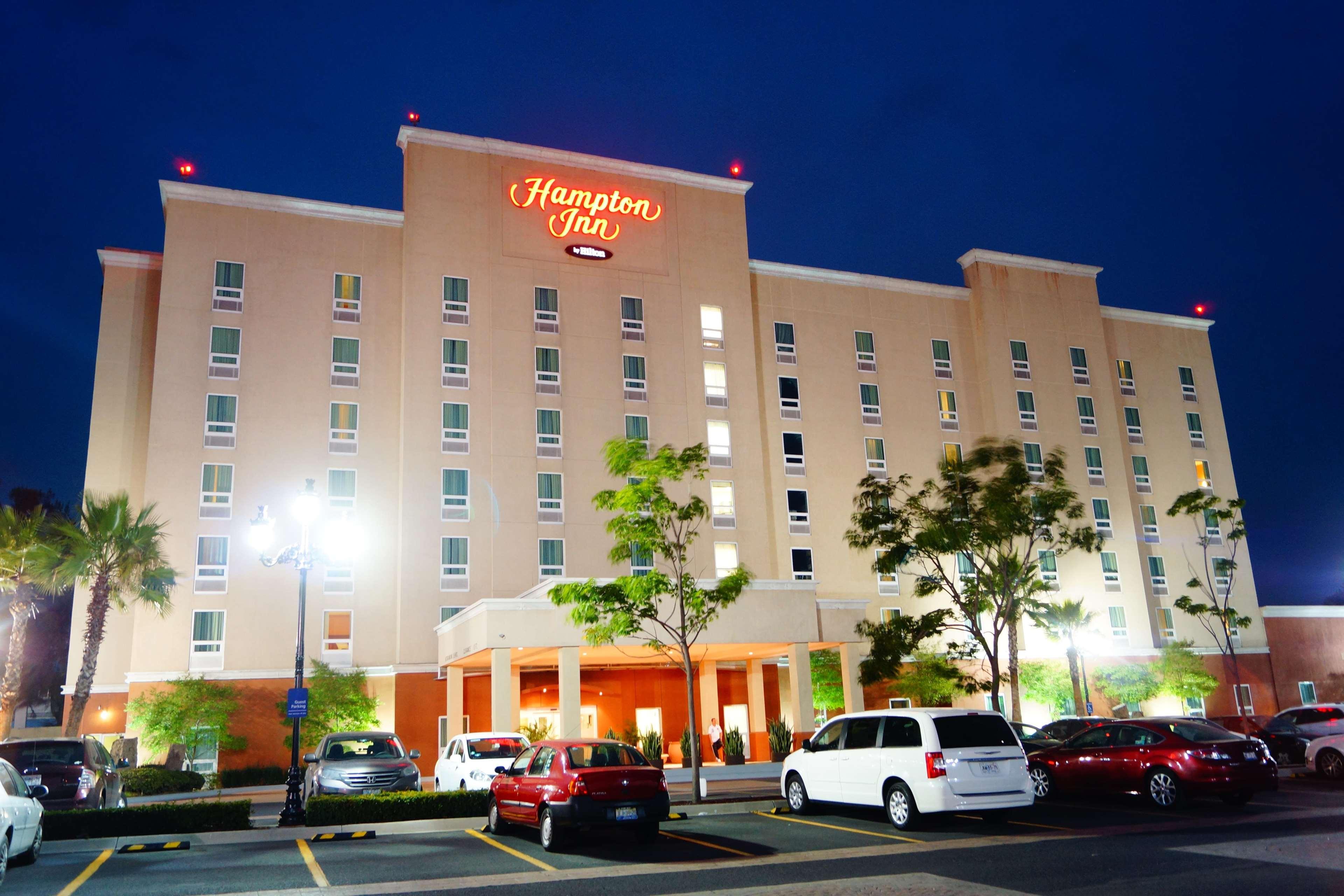 Hampton Inn By Hilton Guadalajara-Aeropuerto Las Pintas Ngoại thất bức ảnh