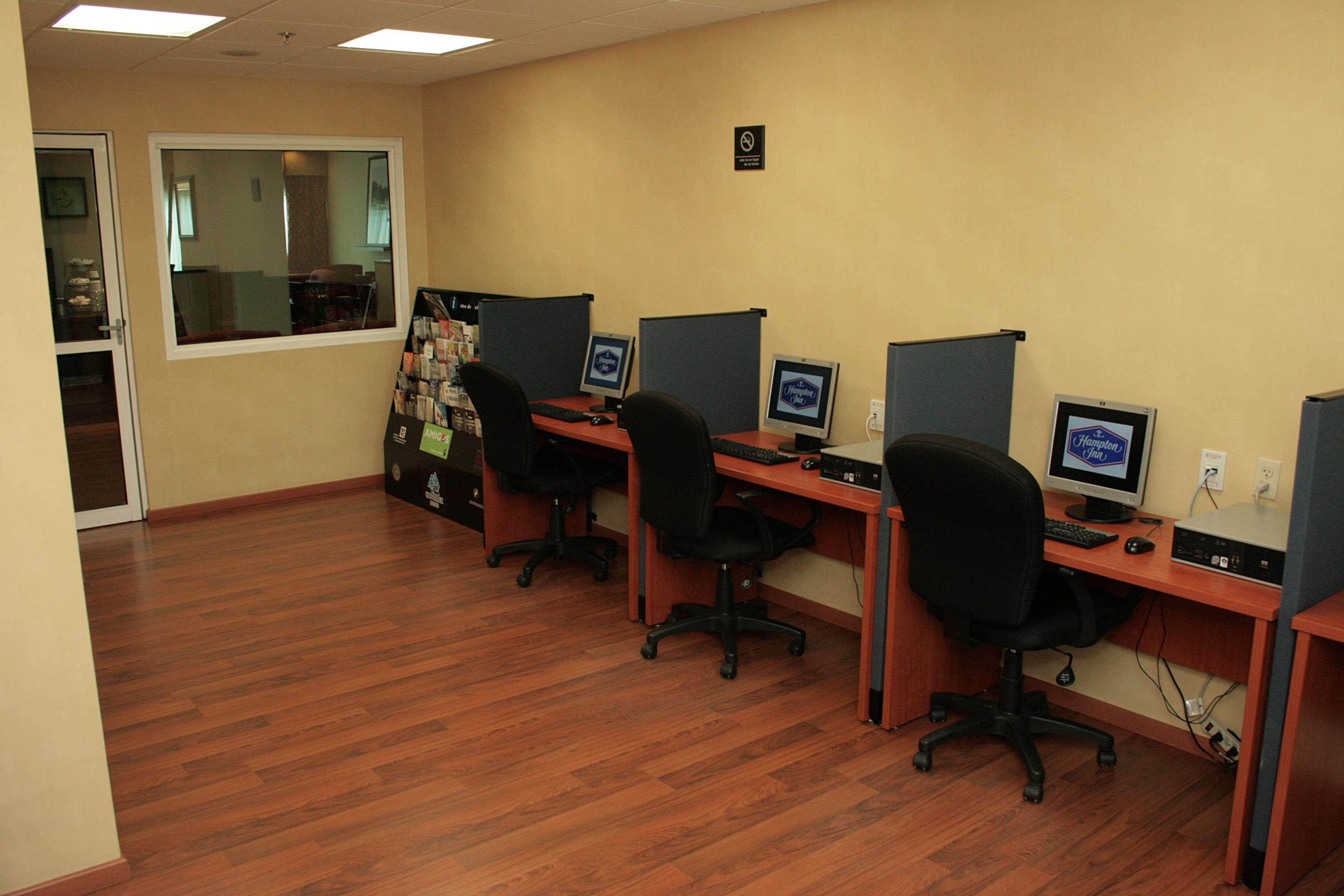 Hampton Inn By Hilton Guadalajara-Aeropuerto Las Pintas Ngoại thất bức ảnh