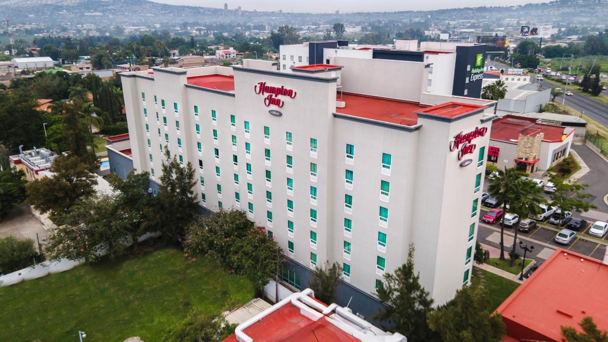 Hampton Inn By Hilton Guadalajara-Aeropuerto Las Pintas Ngoại thất bức ảnh