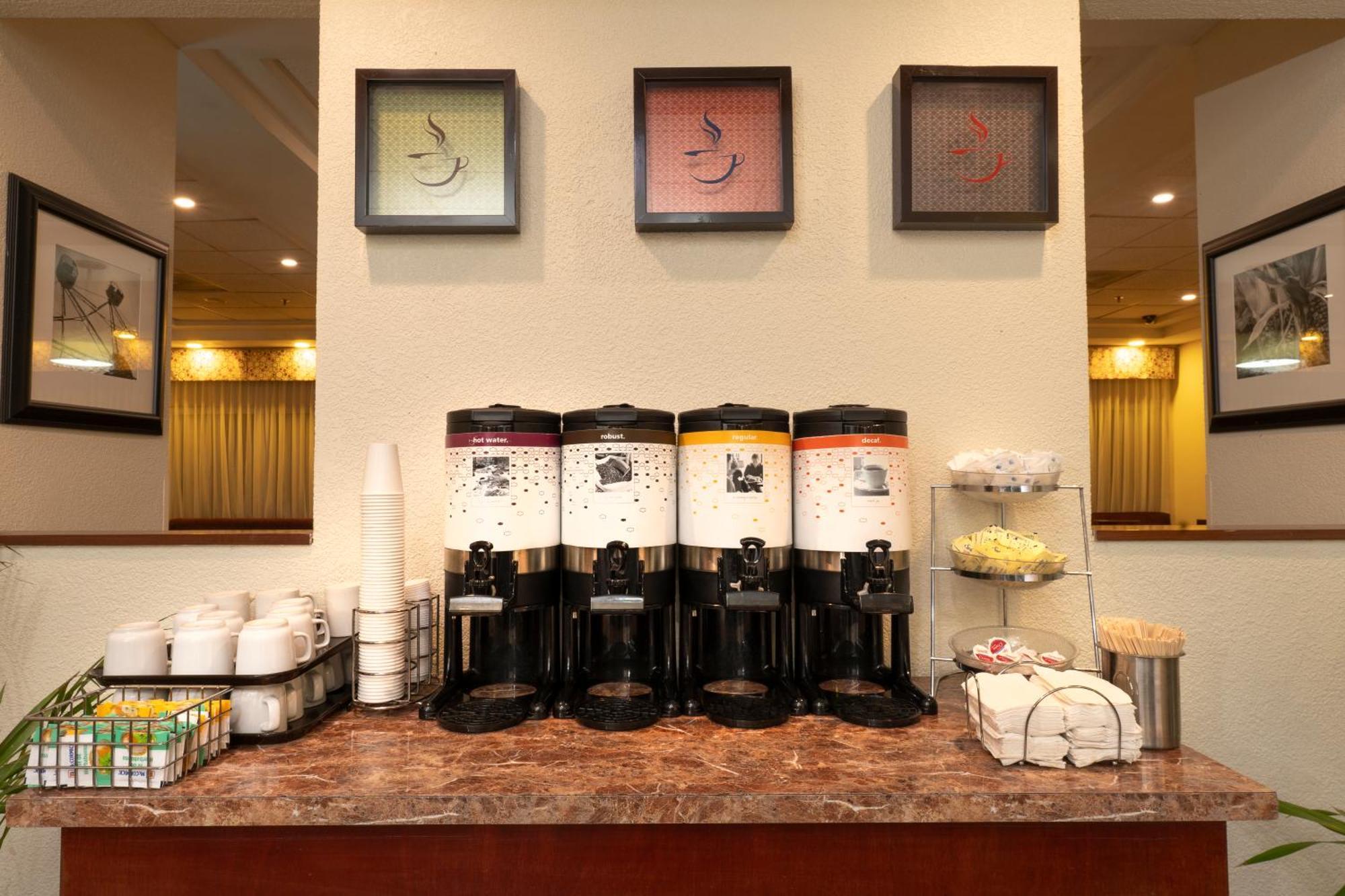 Hampton Inn By Hilton Guadalajara-Aeropuerto Las Pintas Ngoại thất bức ảnh