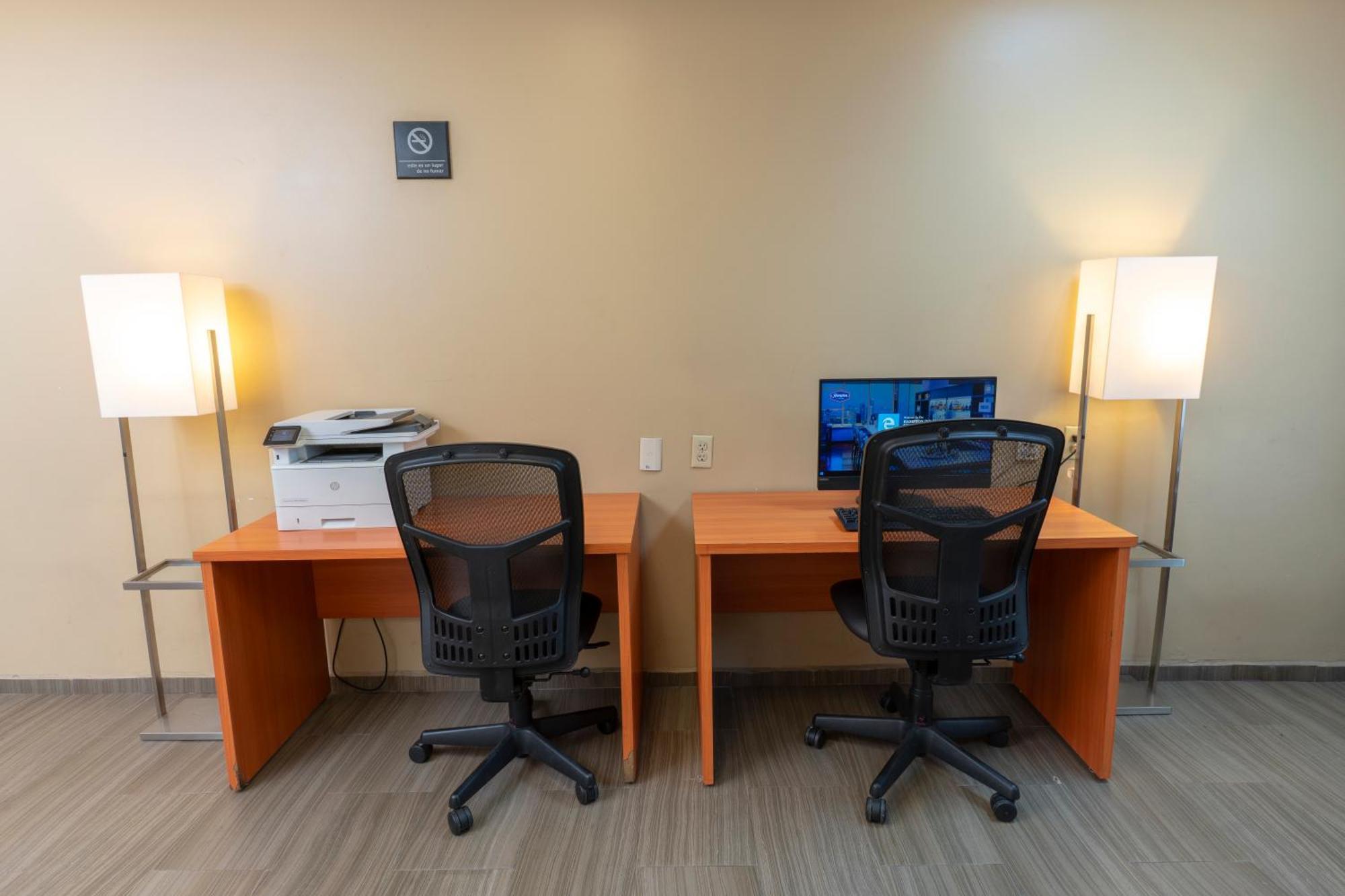Hampton Inn By Hilton Guadalajara-Aeropuerto Las Pintas Ngoại thất bức ảnh