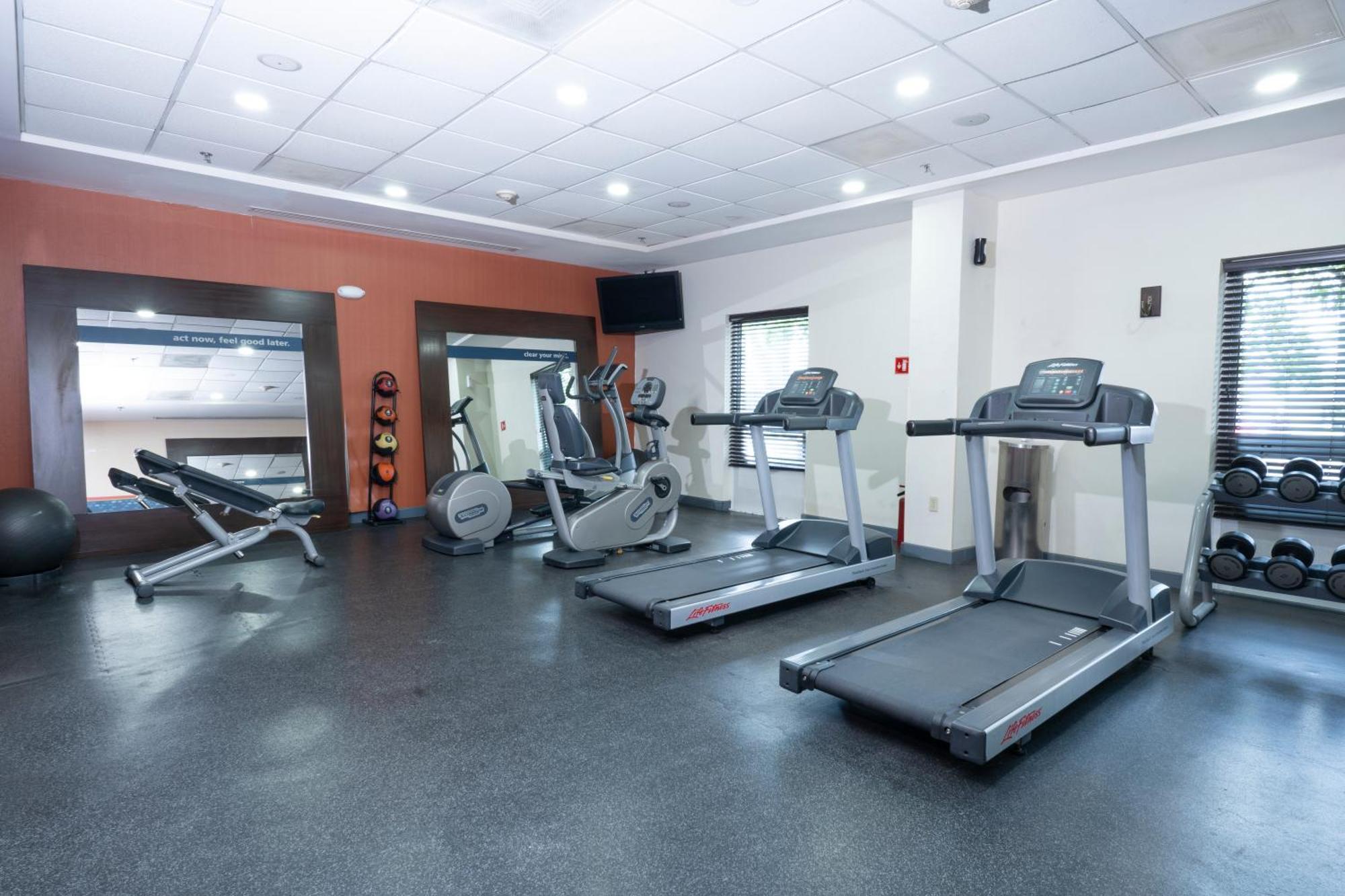 Hampton Inn By Hilton Guadalajara-Aeropuerto Las Pintas Ngoại thất bức ảnh