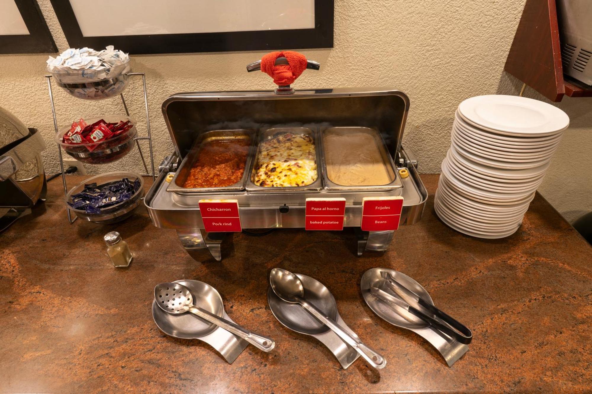 Hampton Inn By Hilton Guadalajara-Aeropuerto Las Pintas Ngoại thất bức ảnh