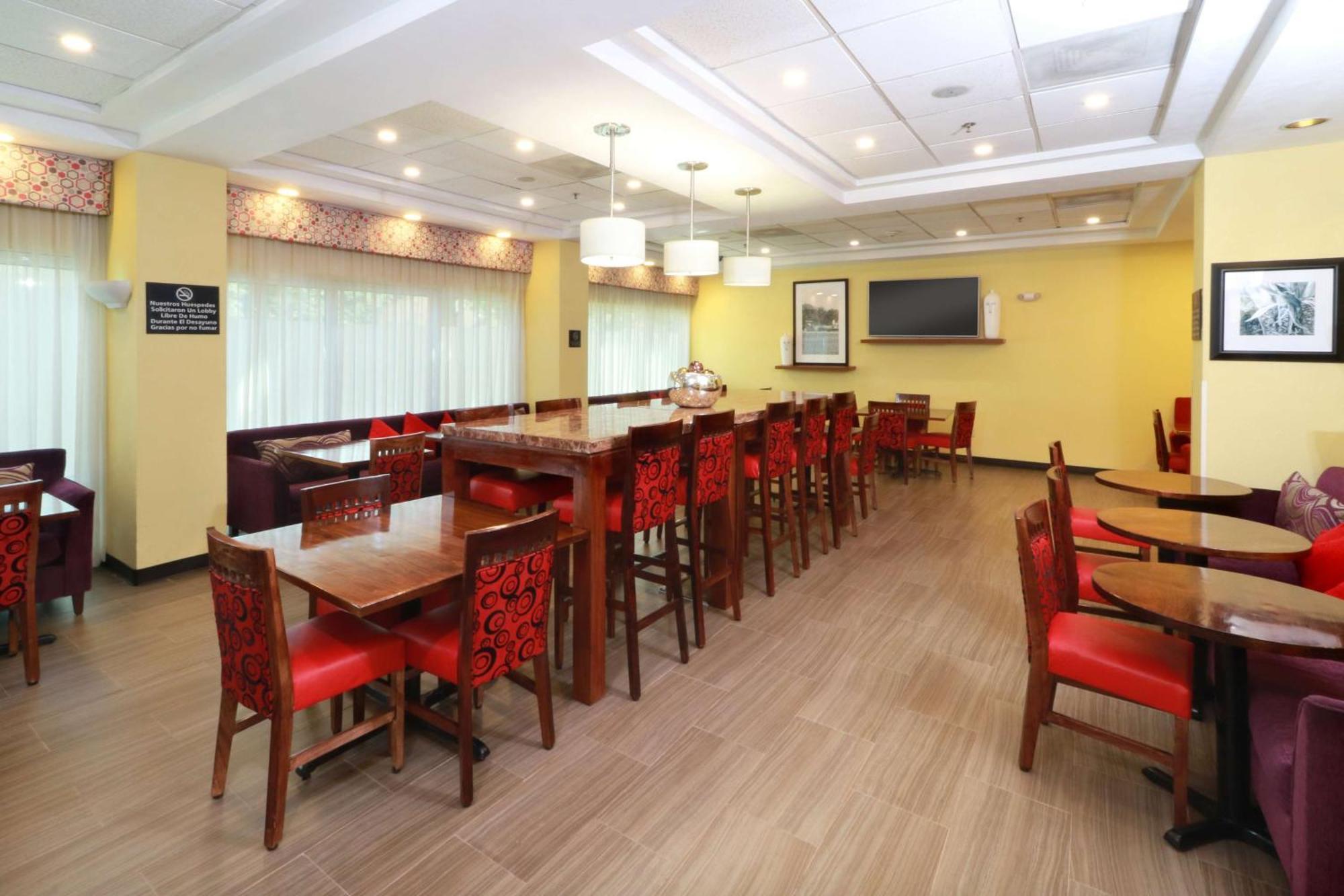 Hampton Inn By Hilton Guadalajara-Aeropuerto Las Pintas Ngoại thất bức ảnh